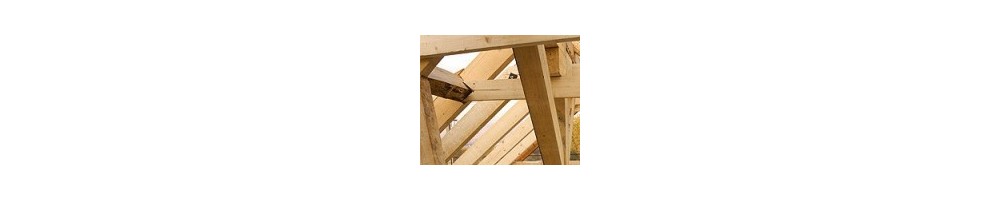Matériau bois: charpente, raboté, menuiserie, sur mesure